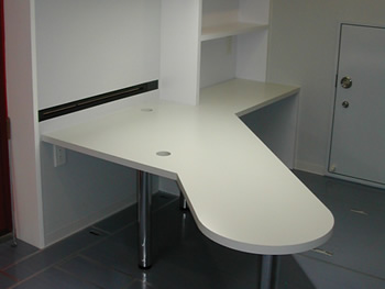 スタッフ用テーブル1