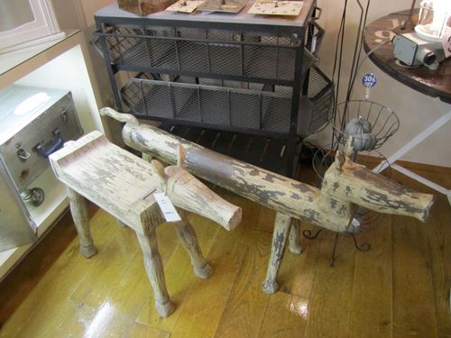 動物の形をした椅子