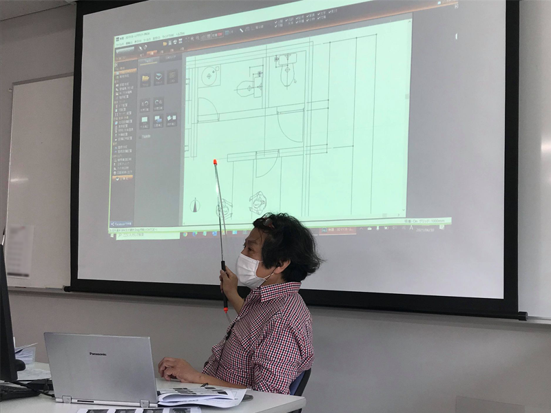 九州女子大学での授業の様子
